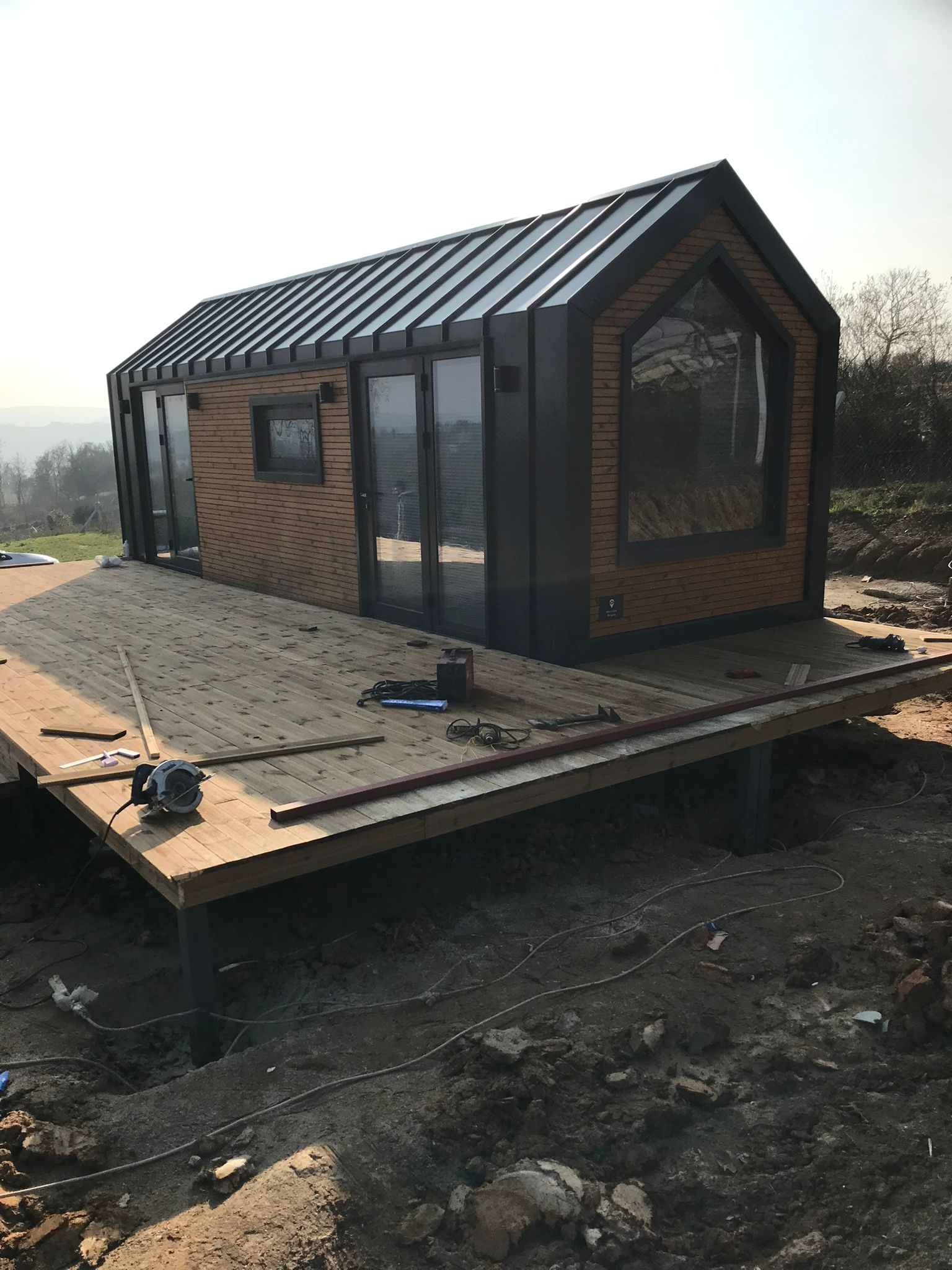 Modern Tiny House Kenet Çatı ve Metal Kaplama