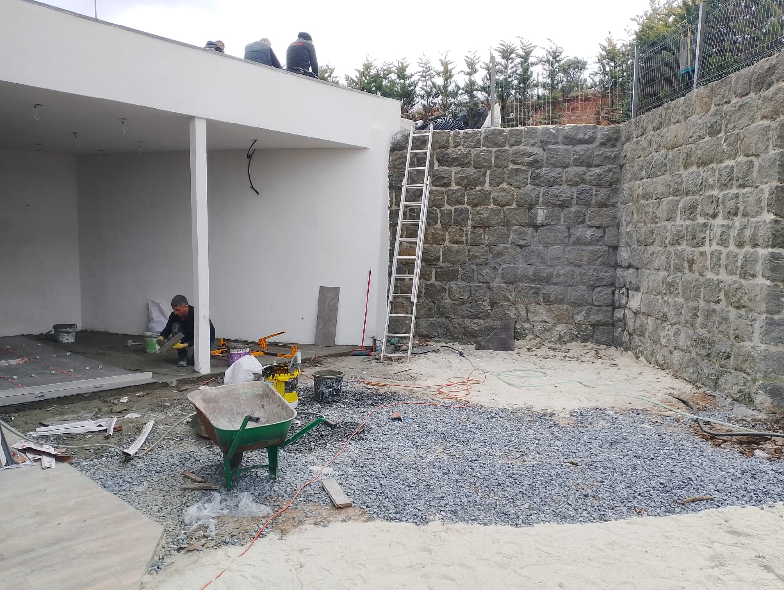 Veranda Teras Zemin ve Taş İstinat Duvarı Çiti